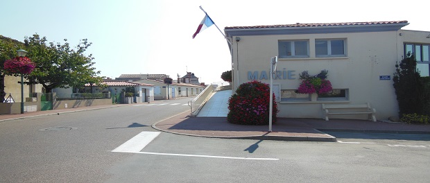 MAIRIE - LONGEVILLE SUR MER MAIRIE - LONGEVILLE SUR MER